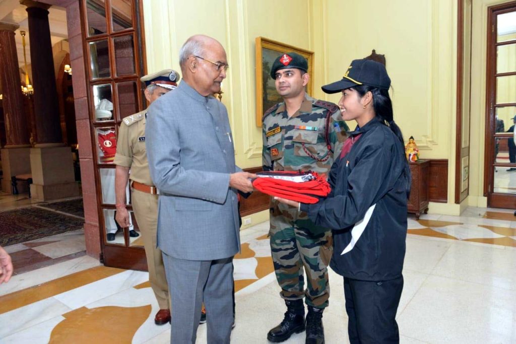 OUR STUDENT MEET HON'BLE PRESIDENT OF INDIA